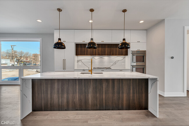 Foto del edificio - 1328 W Hubbard St