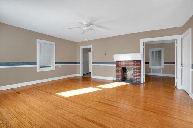 Living Room - 212 Templin Ave