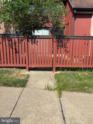 Building Photo - 3978 Woodhue Pl