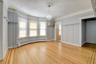 Building Photo - 433 74th St