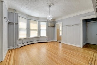 Building Photo - 433 74th St