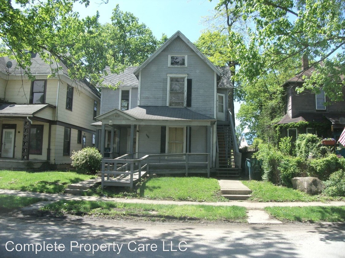 Primary Photo - 717 N Elm St