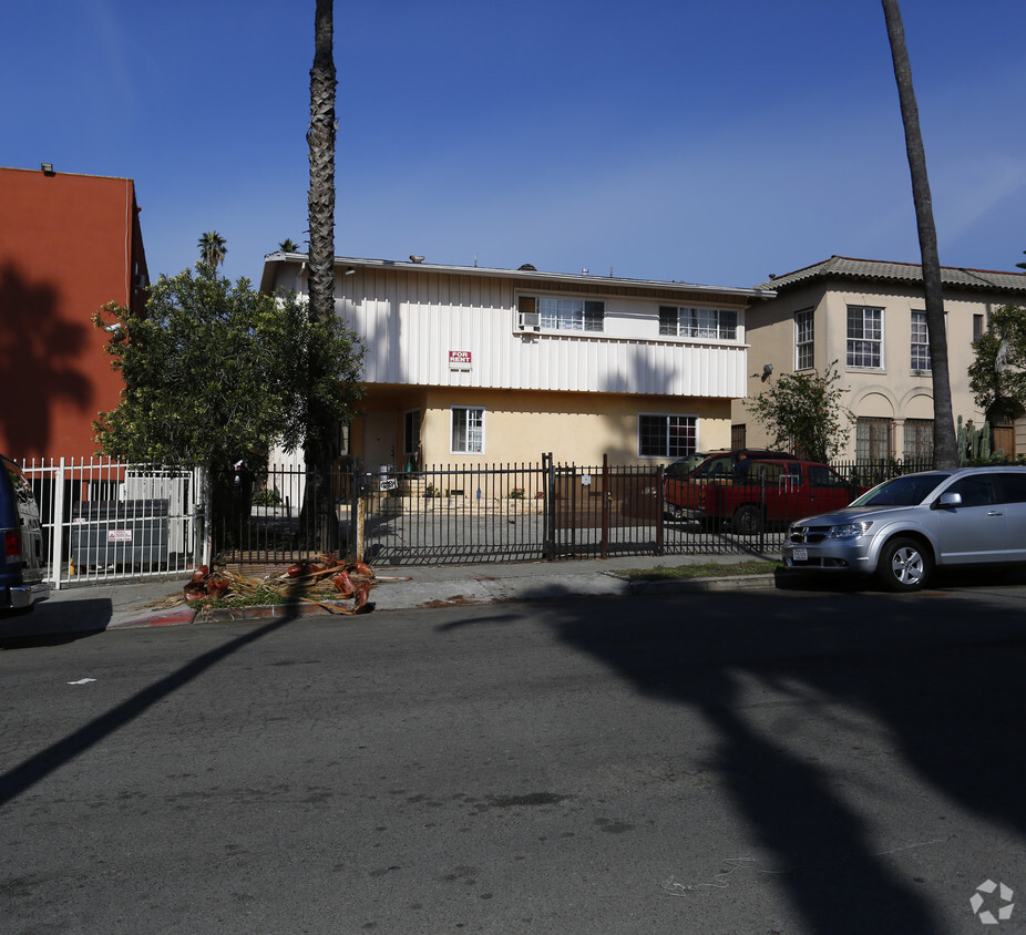 Building Photo - 929 S Mariposa Ave