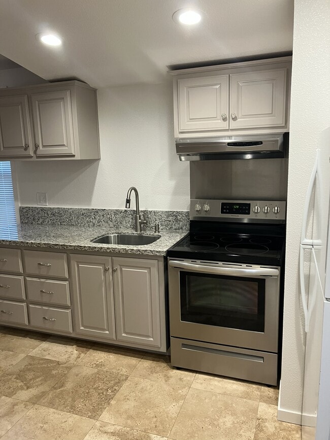 Building Photo - 1145 Delaware St