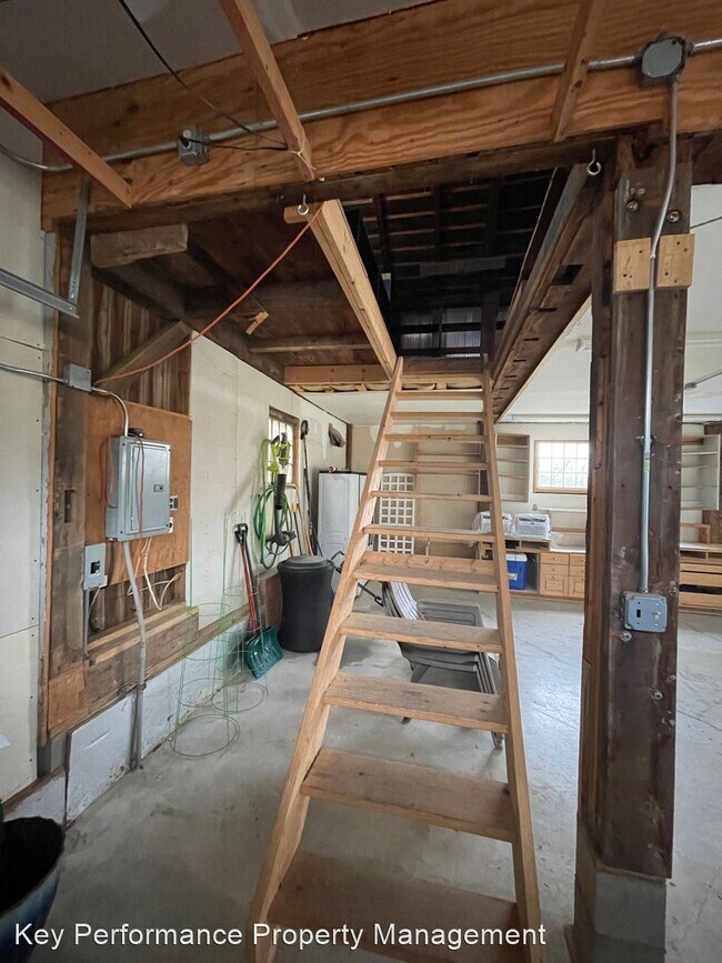 Building Photo - 4 br, 1.5 bath House - 1813 Rochester Street