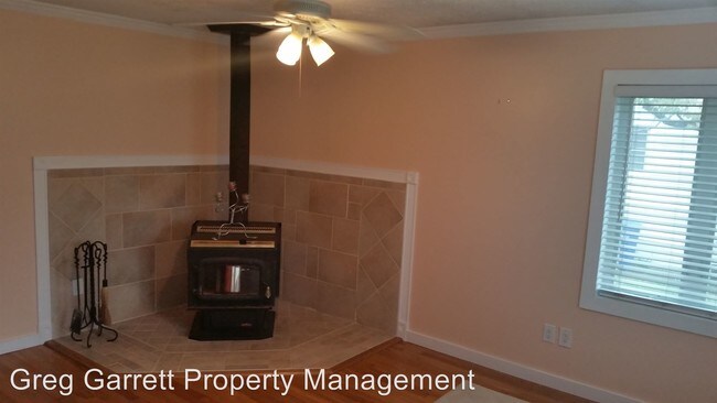 Building Photo - 8 Winston Ave