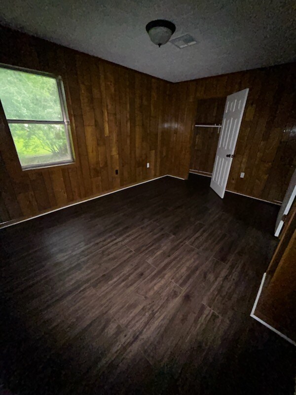 Foto del edificio - 2019 Shirley Dr