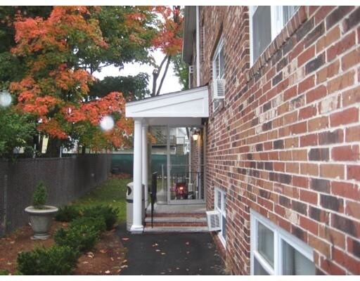 Building Photo - 36 Burlington Ave