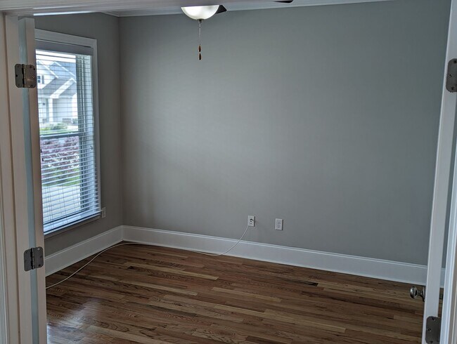 Building Photo - Beautiful 4 Bedroom, 3.5 Bath + Office Single Family Home Located in Ox Bottom Crest For Lease