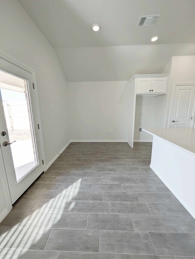 Building Photo - Brand New Home- Edmond Schools!