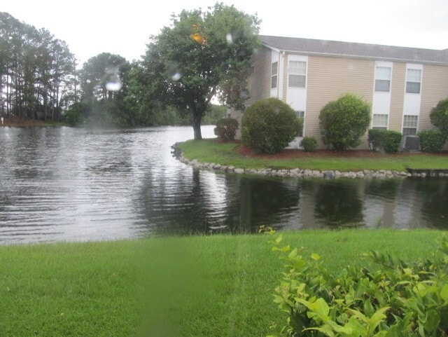 Foto del edificio - 8725 Chandler Dr