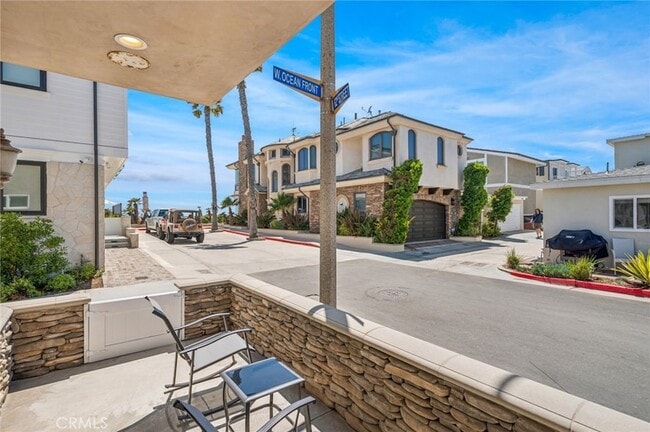 Building Photo - 6111 Seashore Dr