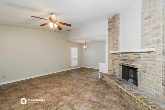 Building Photo - 712 Nora Ln