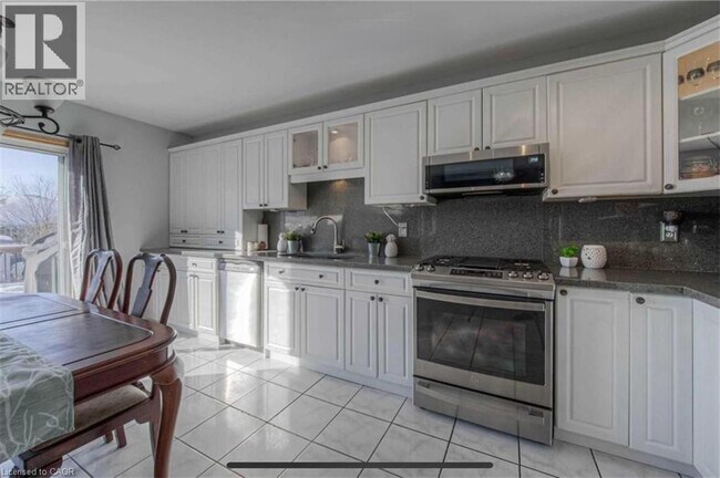 Building Photo - 389 Greenbrier Rd