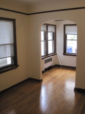 Building Photo - 911 SE 60th Ave