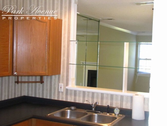 Foto del edificio - 622 Emerald Cove Dr--Pending Lease