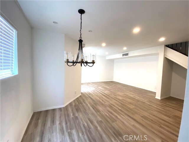 Foto del edificio - 7651 Reseda Blvd