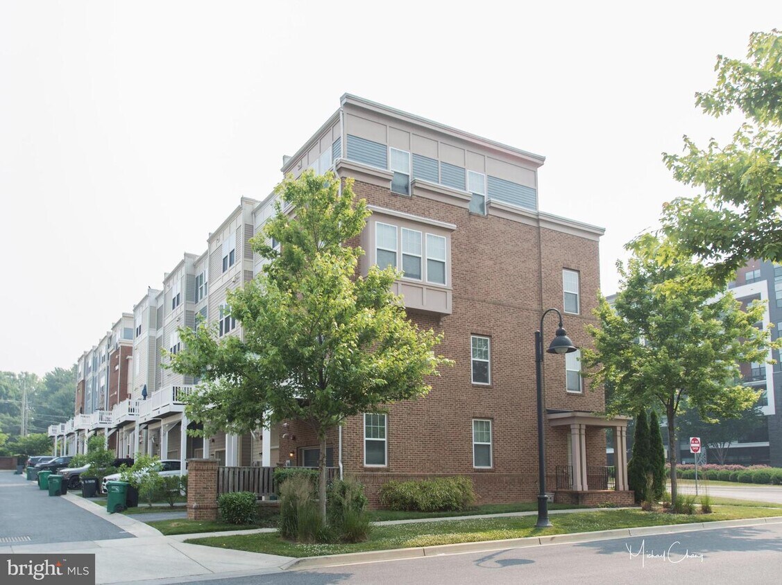 159 Decoverly Dr, Gaithersburg, MD 20878 Townhome Rentals in