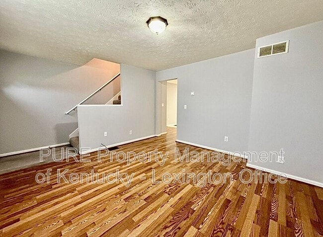 Building Photo - 520 Tomahawk Dr