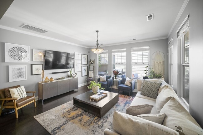 Photo - 2435 Double Oaks Rd House