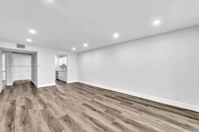 Foto del edificio - 1201 SW 128th Terrace