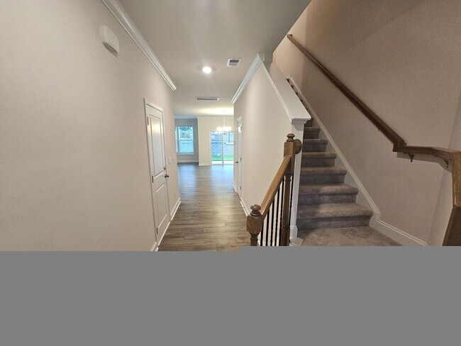 Building Photo - Beautiful Townhome in coveted Skybrook  Hu...
