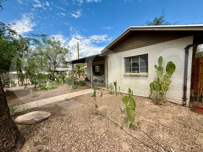 Building Photo - 3320 N Cardi Blvd