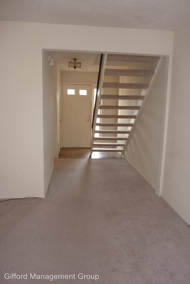 Building Photo - 2 br, 1.5 bath House - 3624 Sylvan Lane