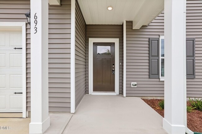 Building Photo - Spacious 5 Bedroom, 3 Bath Home with Loft & Main Level Bedroom - Move in Ready