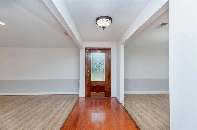 Building Photo - 3922 W Creek Club Dr