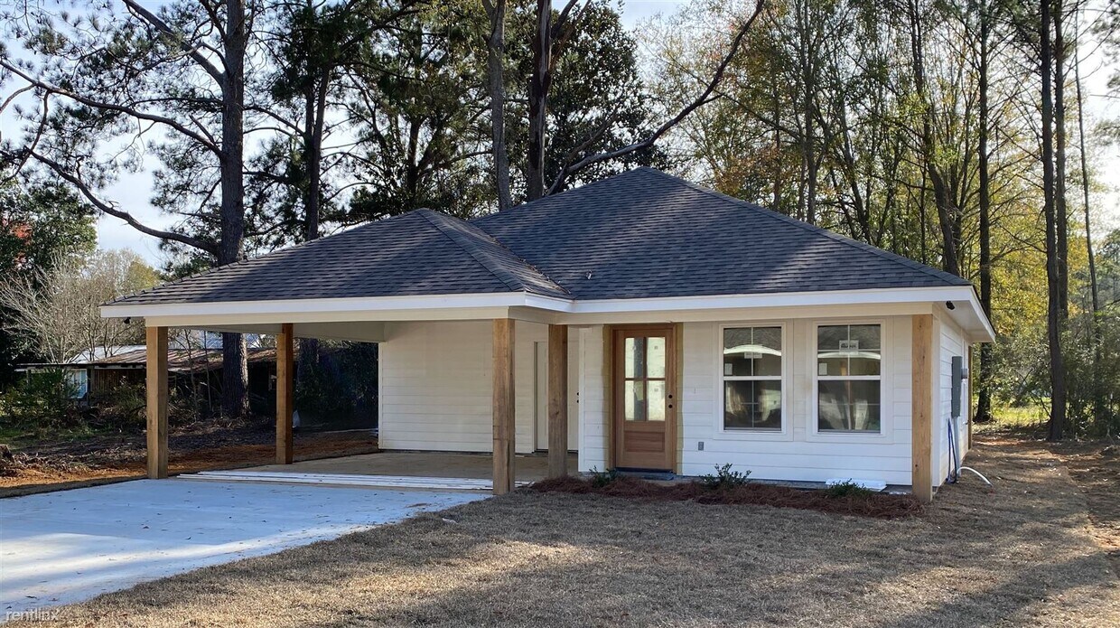 Primary Photo - 3 br, 2 bath House - 5 Boone Lane