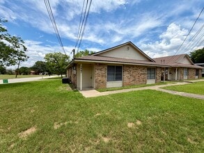 Building Photo - 3447 Pewitt Dr