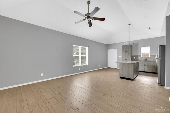 Foto del edificio - 2704 E Eisenhower Ave