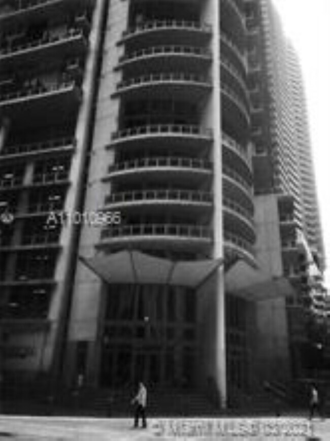 Foto del edificio - 690 SW 1st Ct