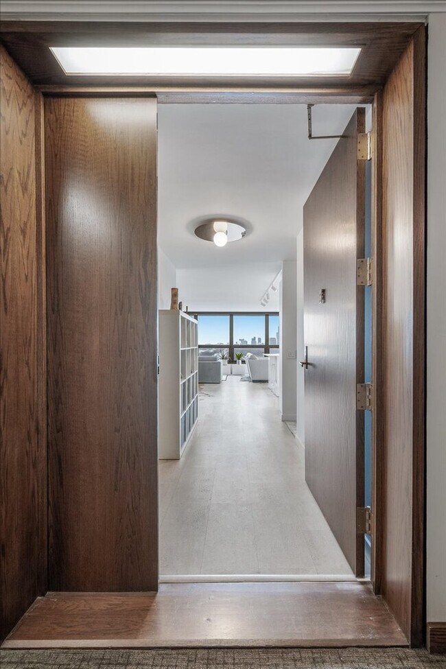 Foto del edificio - 360 E Randolph St