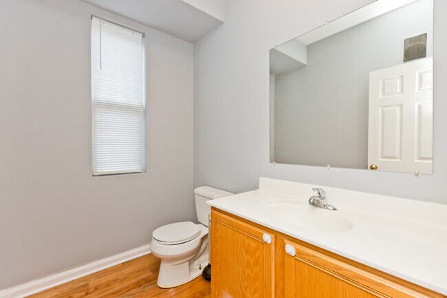 Foto del edificio - 2729 W Potomac Ave