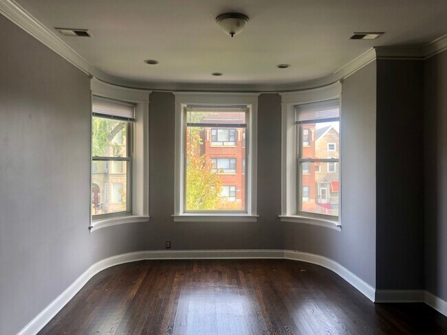 Building Photo - 4810 S Prairie Ave
