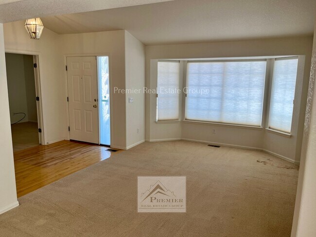 Foto del edificio - 8310 Ivory Loop