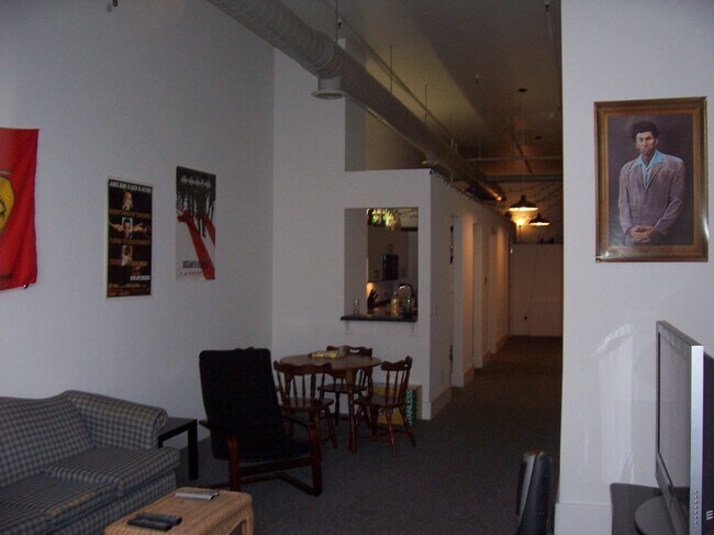 Foto del edificio - 122 N 3rd St