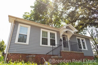 Building Photo - 207 Jefferson St