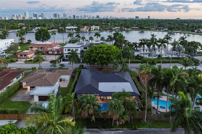 Foto del edificio - 1141 N North Lake Dr