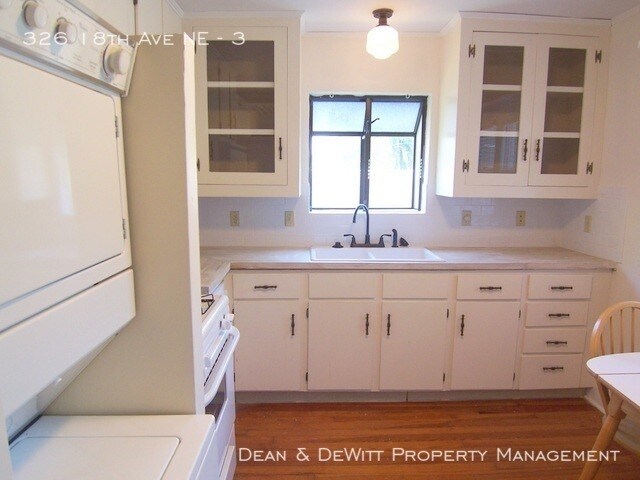 Building Photo - Old NE Gem!  1/1 Apartment on 2nd Floor