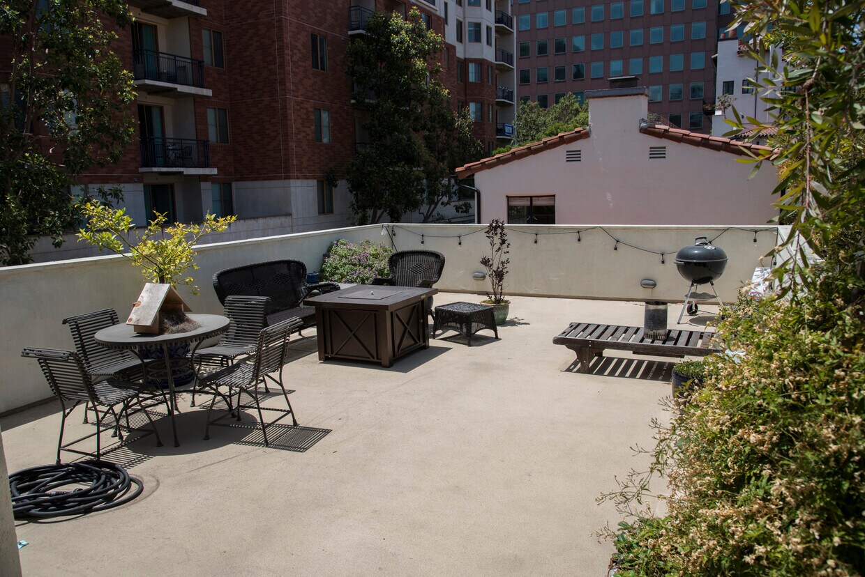 PRIVATE DECK - 10830 Lindbrook Dr