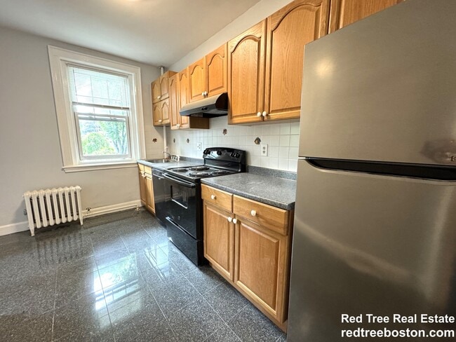 Building Photo - 52 Strathmore Rd