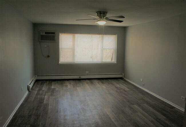Building Photo - 312 N Warwick Ave