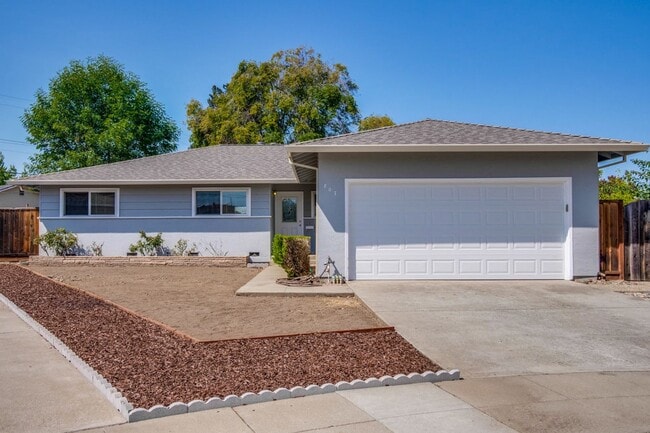 Building Photo - Beautiful Birdland Home on Quiet Cul-de-Sa...