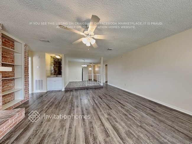 Building Photo - 6946 Maple Fox Dr