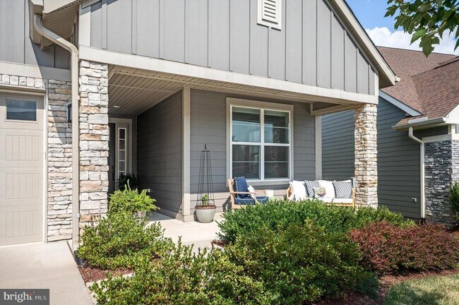 Building Photo - 139 Mallard Dr