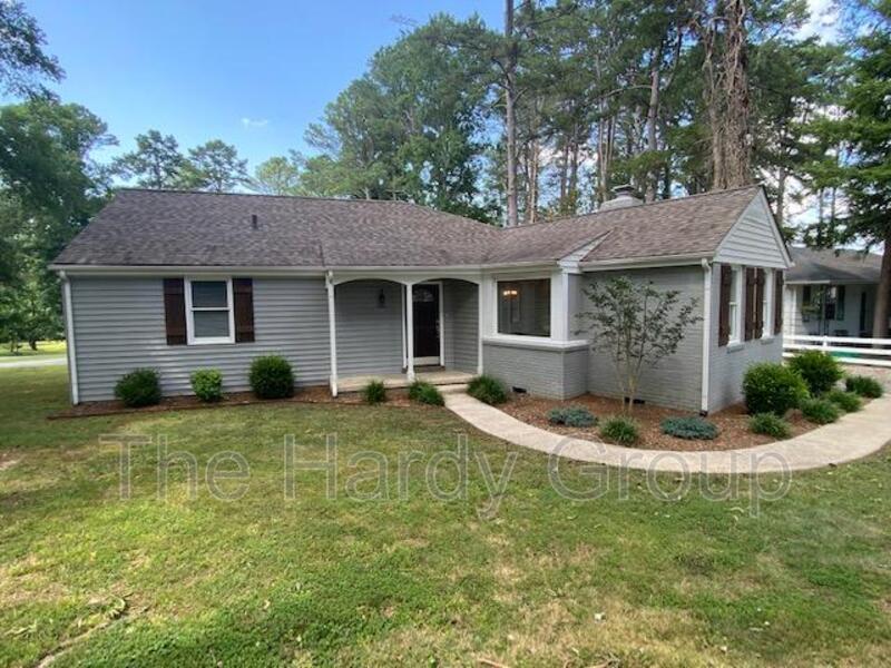 Primary Photo - 934 McKellar Dr