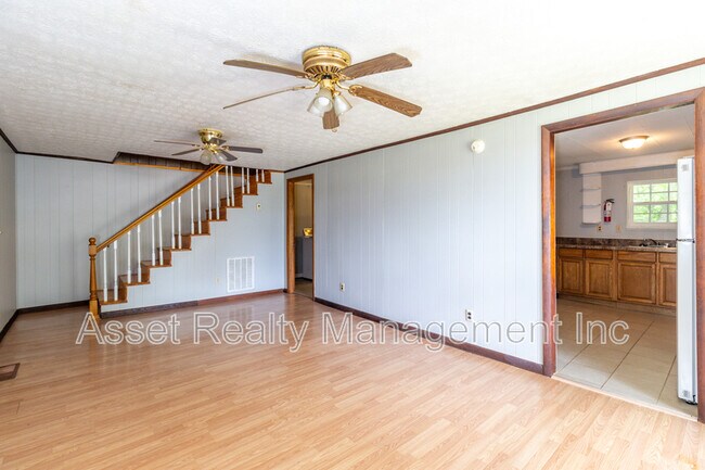 Foto del edificio - 513 Benton Cir